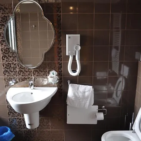 Отель Aerhotel Phelipe 3*