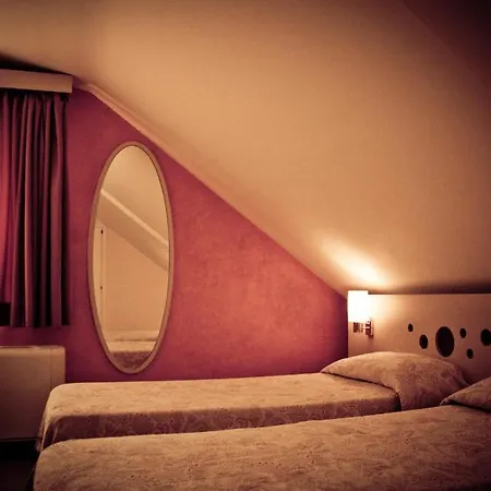 Aerhotel Phelipe Отель Санта-Эуфемия-Ламеция