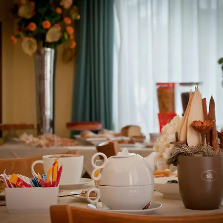 Hotel Aerhotel Phelipe 3*