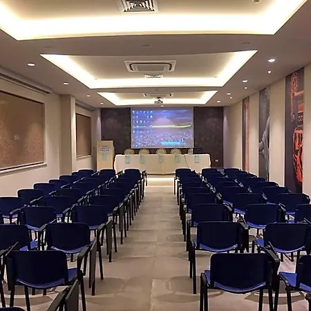 Aerhotel Phelipe SantʼEufemia Lamezia