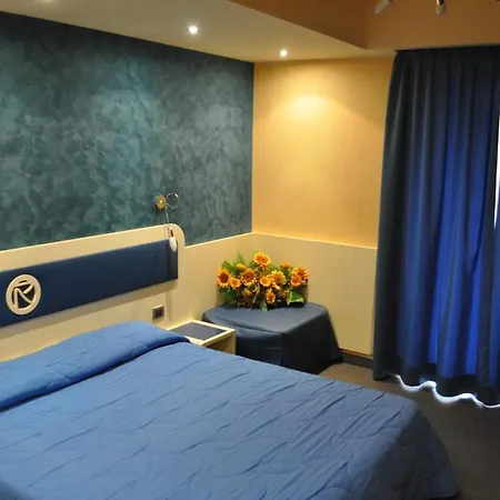 Отель Aerhotel Phelipe