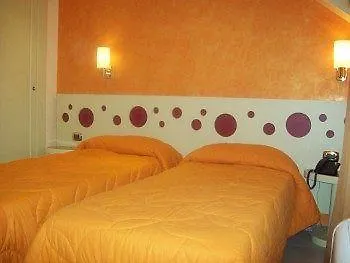 Aerhotel Phelipe Отель Санта-Эуфемия-Ламеция
