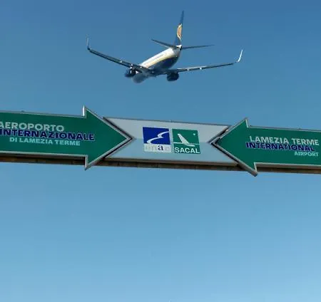 Отель Aerhotel Phelipe Санта-Эуфемия-Ламеция