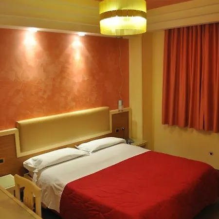 Отель Aerhotel Phelipe 3*